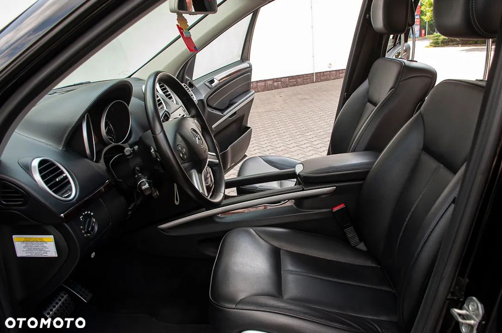 Mercedes-Benz GL 450 4Matic 7G-TRONIC Grand Edition - 23