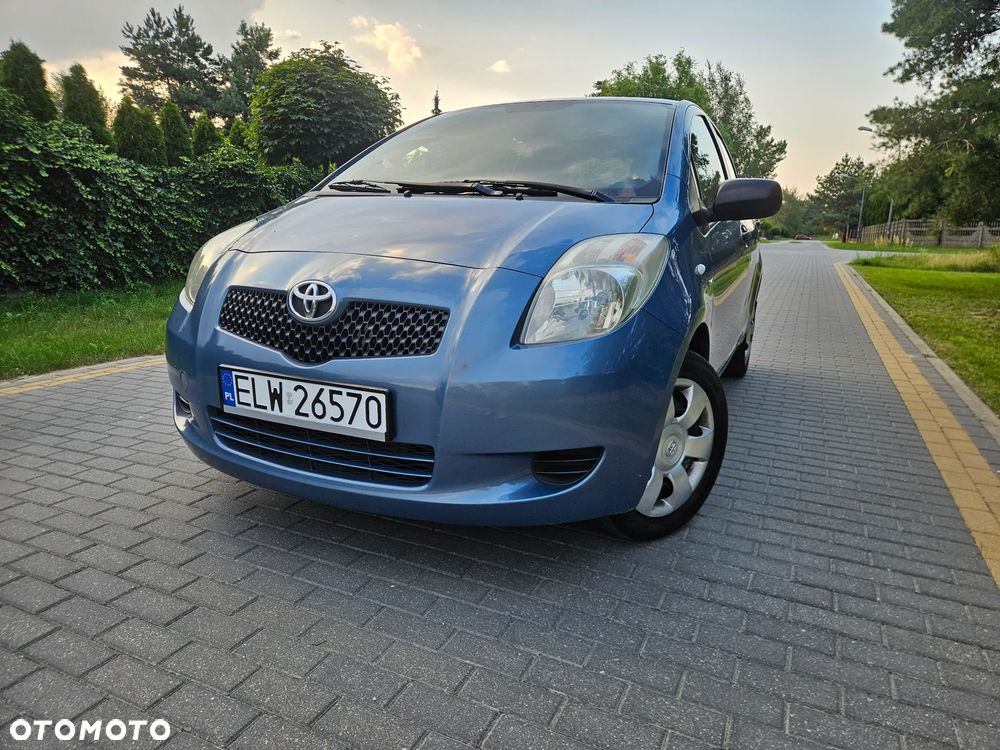 Toyota Yaris - 1
