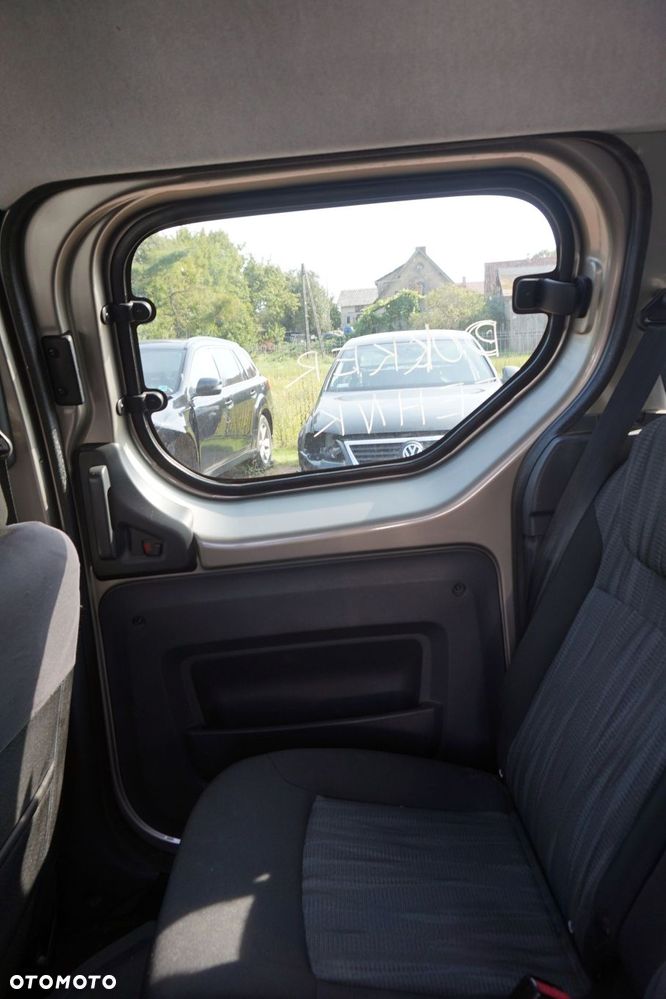DRZWI TYLNE PRAWE DOKKER LIFT TEHNK 821019921R BEŻOWY DACIA 2017-2021 - 8