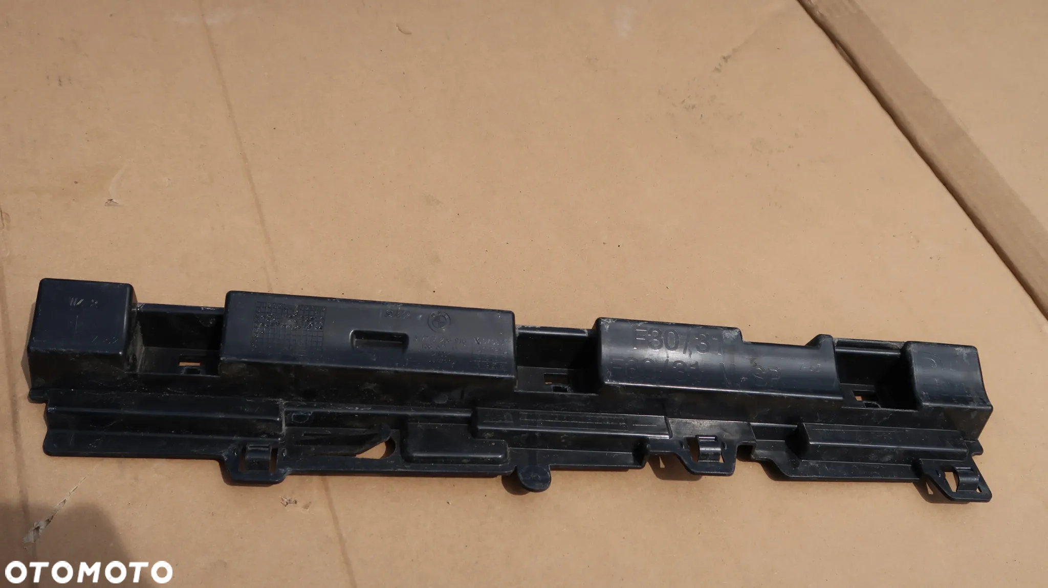 LISTWA PROGOWA LEWA BMW f80 - 17