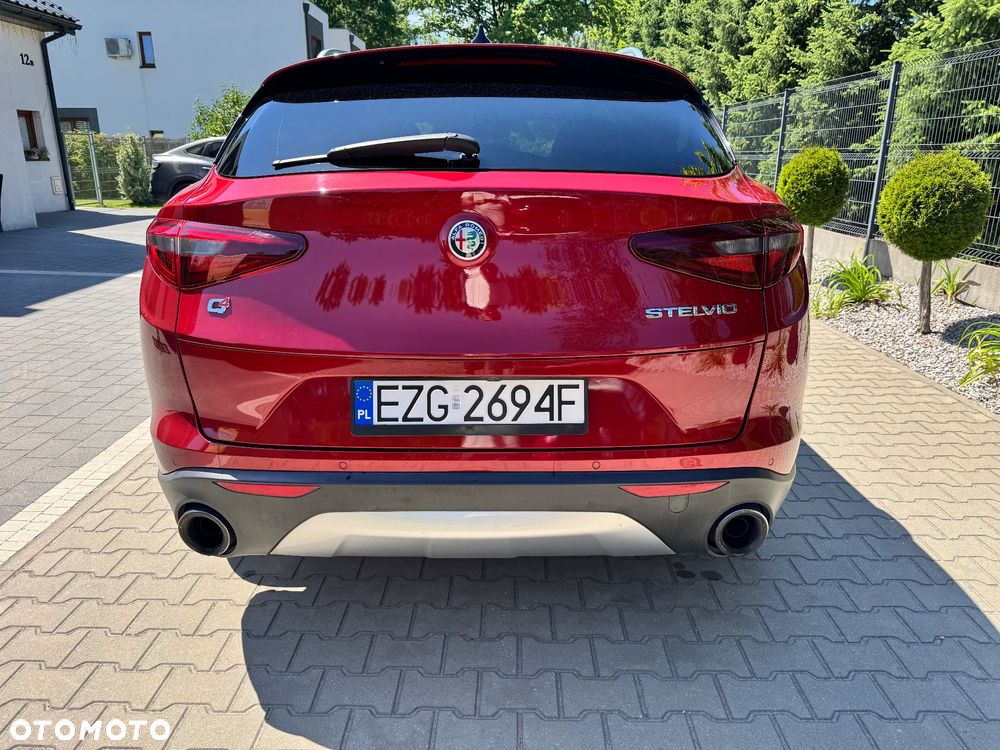 Alfa Romeo Stelvio 2.0 Turbo TI Q4 - 8