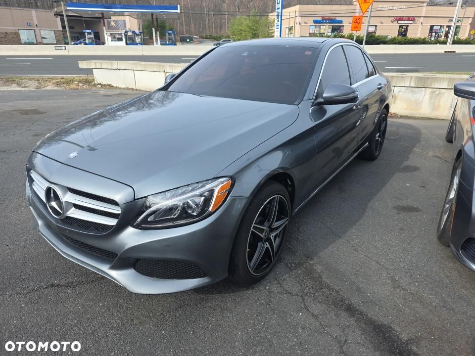 Mercedes-Benz Klasa C 300 7G-TRONIC AMG Line - 3