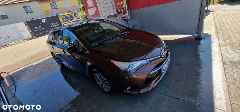Toyota Avensis 2015 photo 3