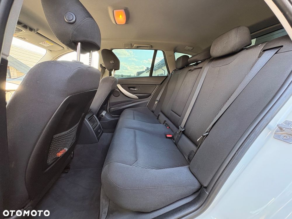 BMW Seria 3 316d - 14