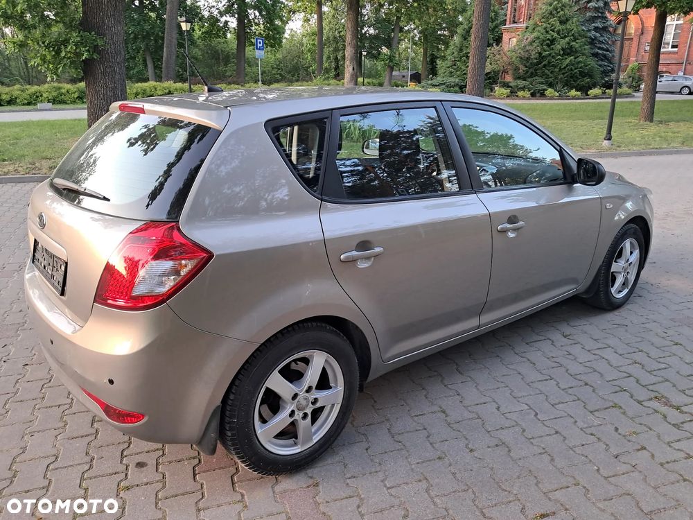 Kia Ceed 1.4 M - 8