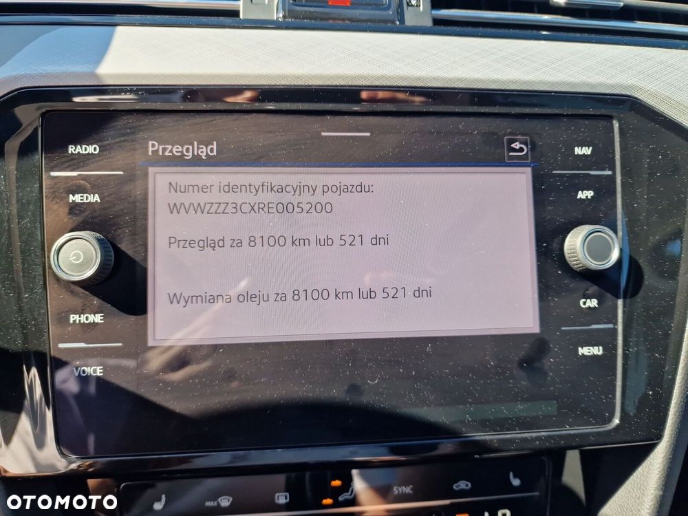 Volkswagen Passat - 38