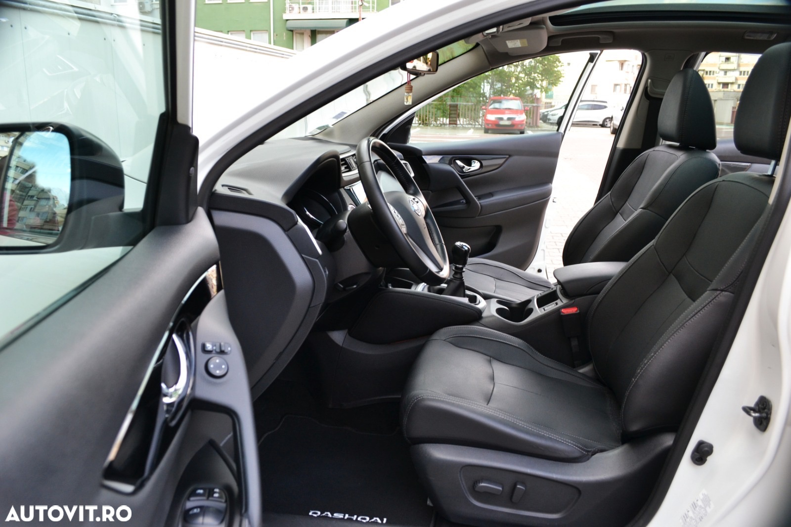 Nissan Qashqai 1.6 DCI 4 x 4 DPF Start/Stop tekna - 19