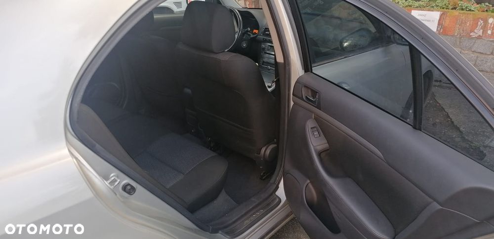 Toyota Avensis - 11