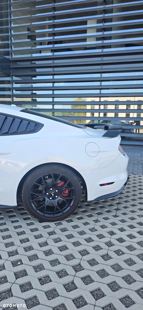 Ford Mustang - 12