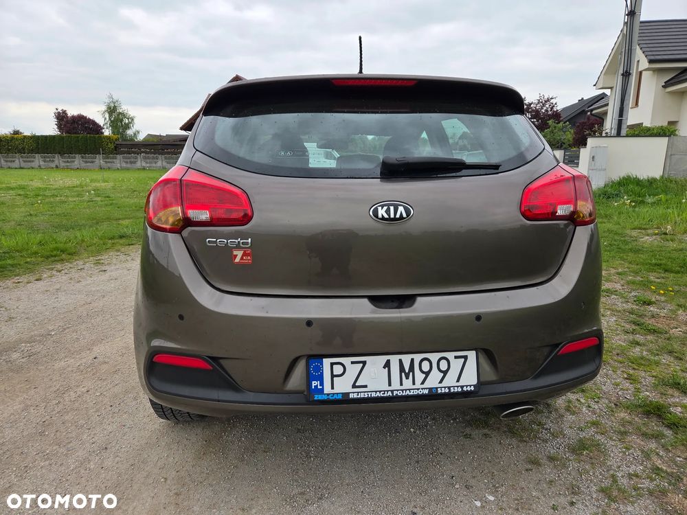 Kia Ceed 1.6 CRDi 128 Vision - 6