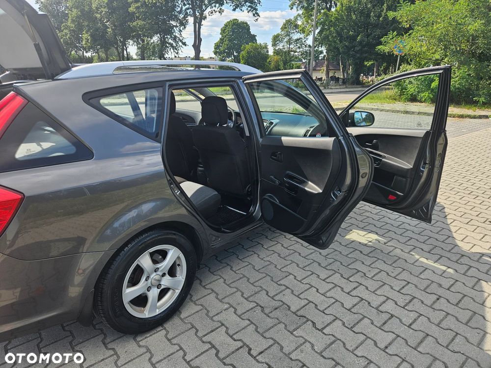 Kia Ceed 1.6 Comfort + - 18