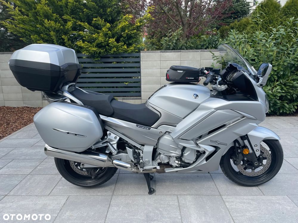 Yamaha FJR - 6