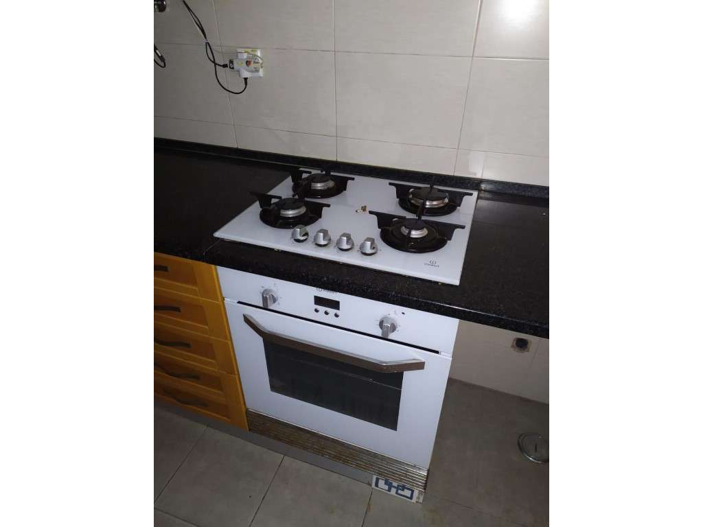 Apartamento T2 com localização privilegiada na Venteira, Amadora. - Grande imagem: 3/16