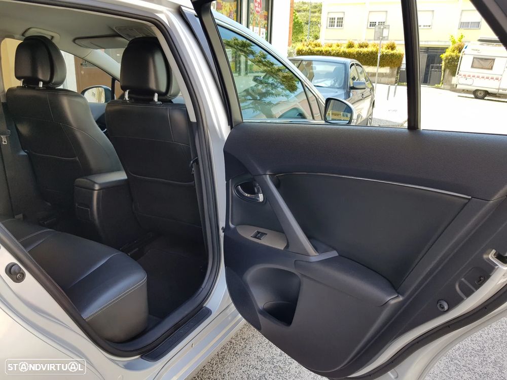 Toyota Avensis 2.0 D-4D Exclusive +Pele+GPS — fotografia 36