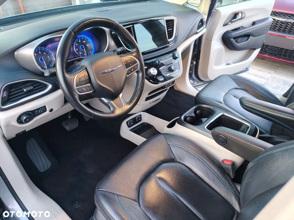 Chrysler Pacifica - 9