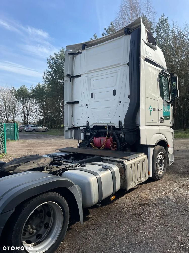 Mercedes-Benz Actros - 7