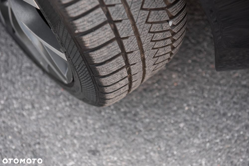 Volvo C70 2.4i Momentum - 28