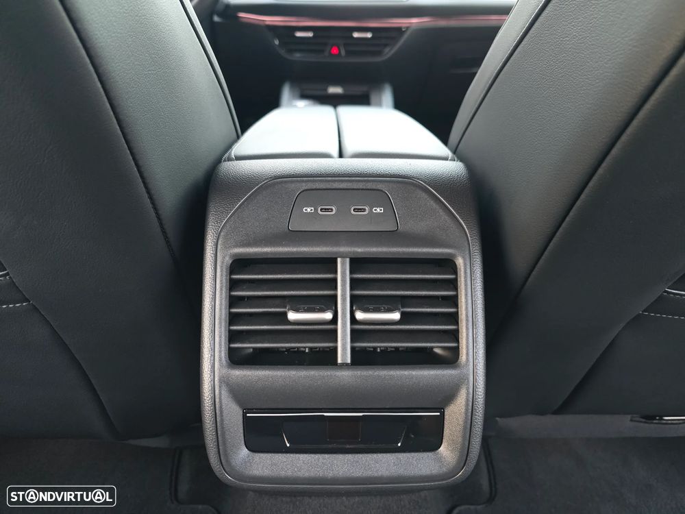 VW Passat Variant 1.5 TSI eHybrid Elegance DSG - 35