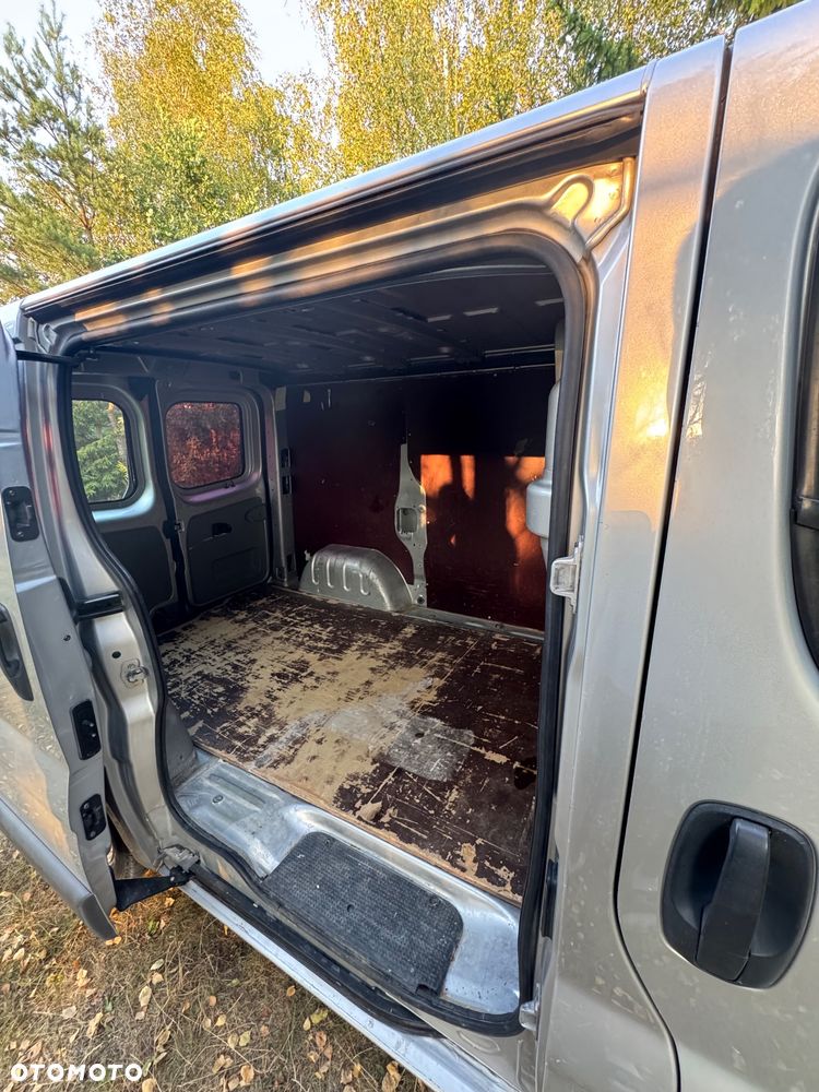 Opel Vivaro - 10