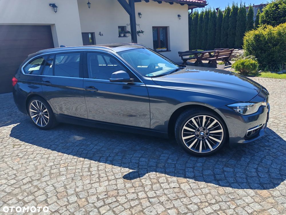 BMW Seria 3 330i xDrive Luxury Line - 4