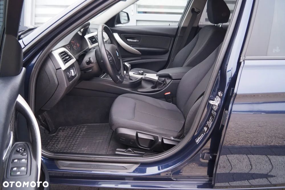 BMW Seria 3 318d DPF Edition Exclusive - 15