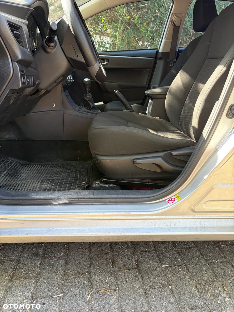 Toyota Corolla 1.4 D-4D Active EU6 - 5