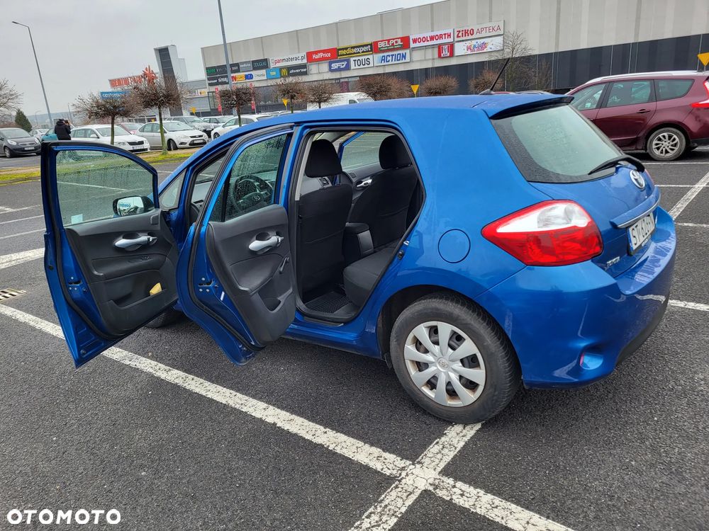 Toyota Auris - 11