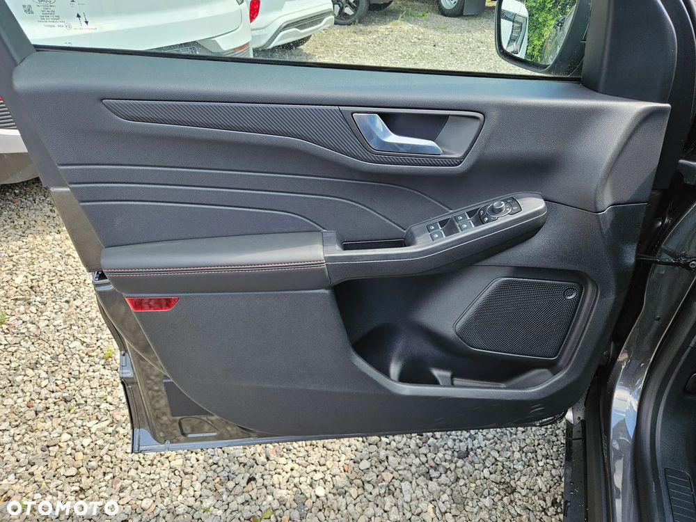 Ford Kuga 2.5 FHEV FWD ST-Line - 24