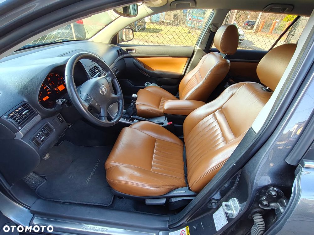Toyota Avensis 2.0 D-4D Sol plus+NAVI - 32
