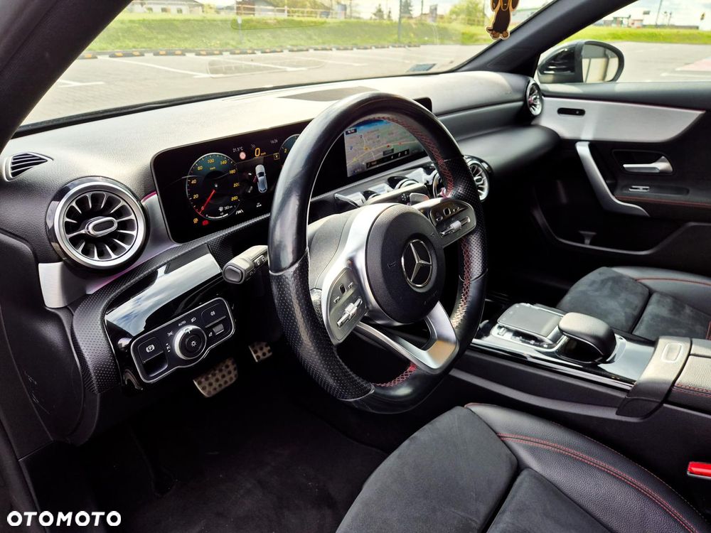 Mercedes-Benz Klasa A 180 d AMG Line 7G-DCT - 12