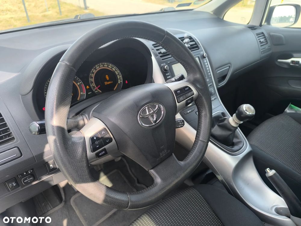 Toyota Auris 2.0 D-4D Edition - 11