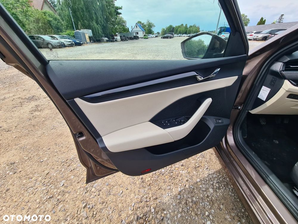 Skoda Octavia 1.5 TSI ACT Style - 15