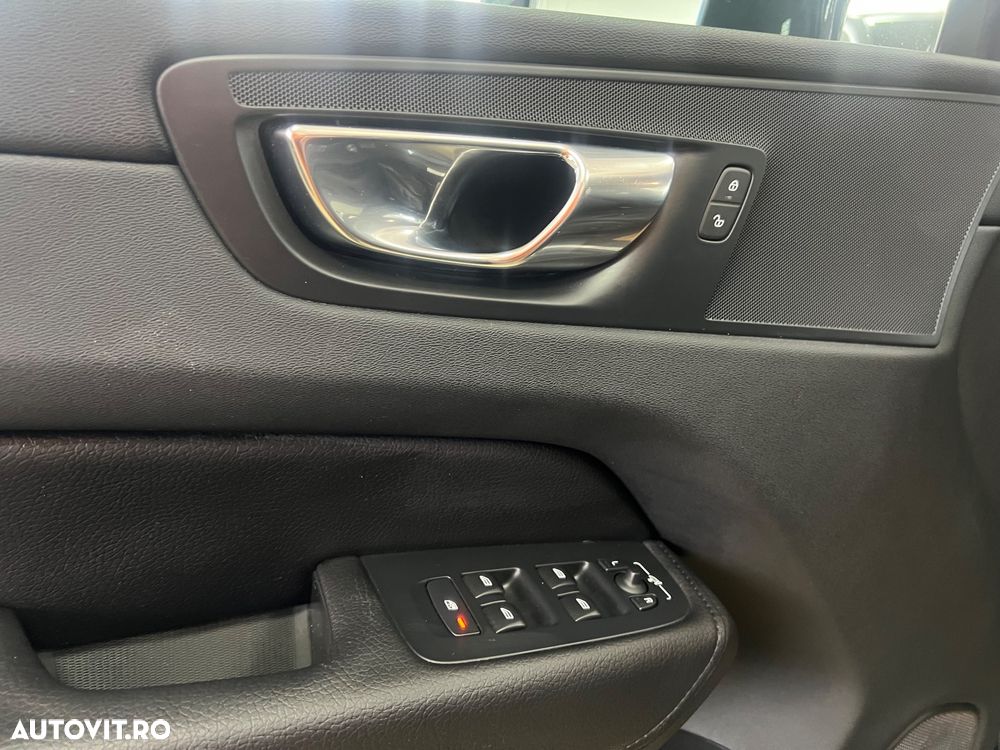 Volvo XC 60 T6 AWD Recharge Geartronic Inscription Expression - 26