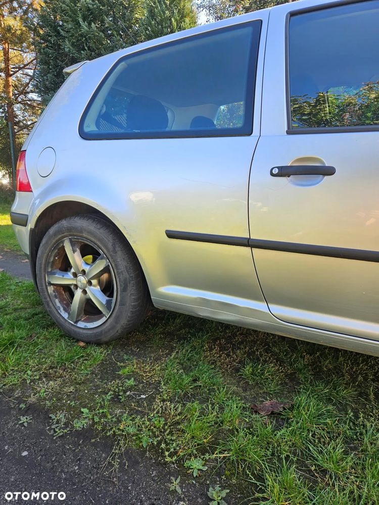 Volkswagen Golf 2003 photo 2