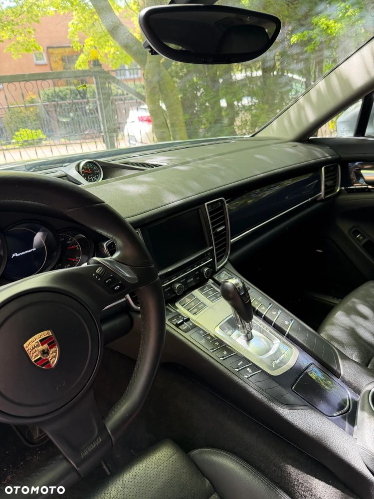 Porsche Panamera PDK - 22