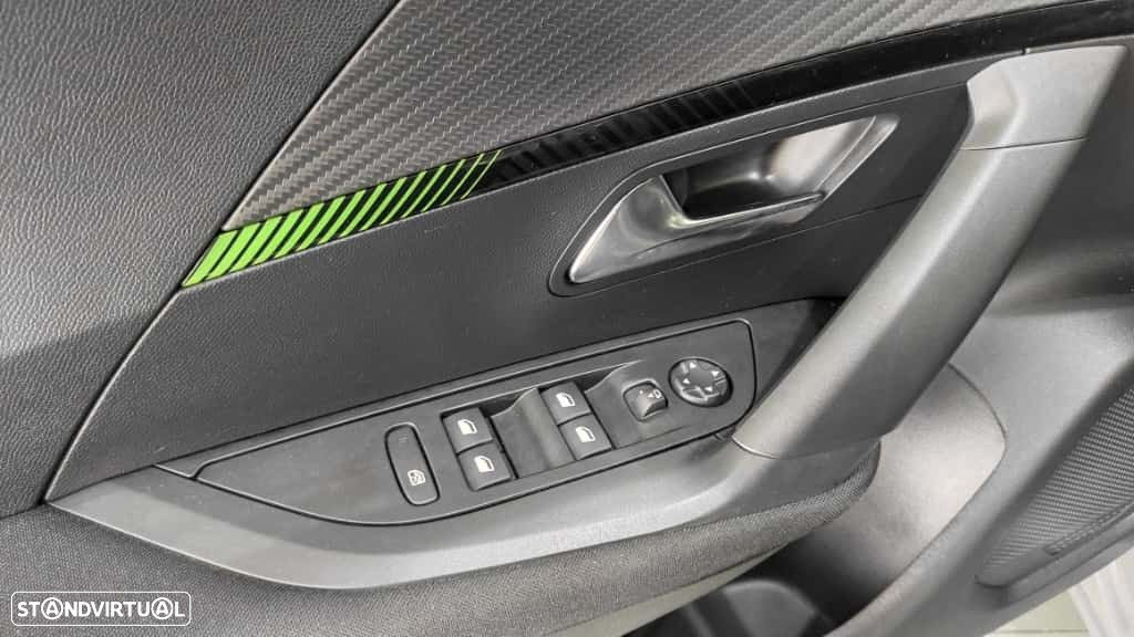 Peugeot e-2008 54 kWh Allure - 28