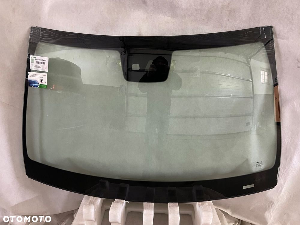 mercedes c w205 szyba przednia sens kam po 2018- - 1