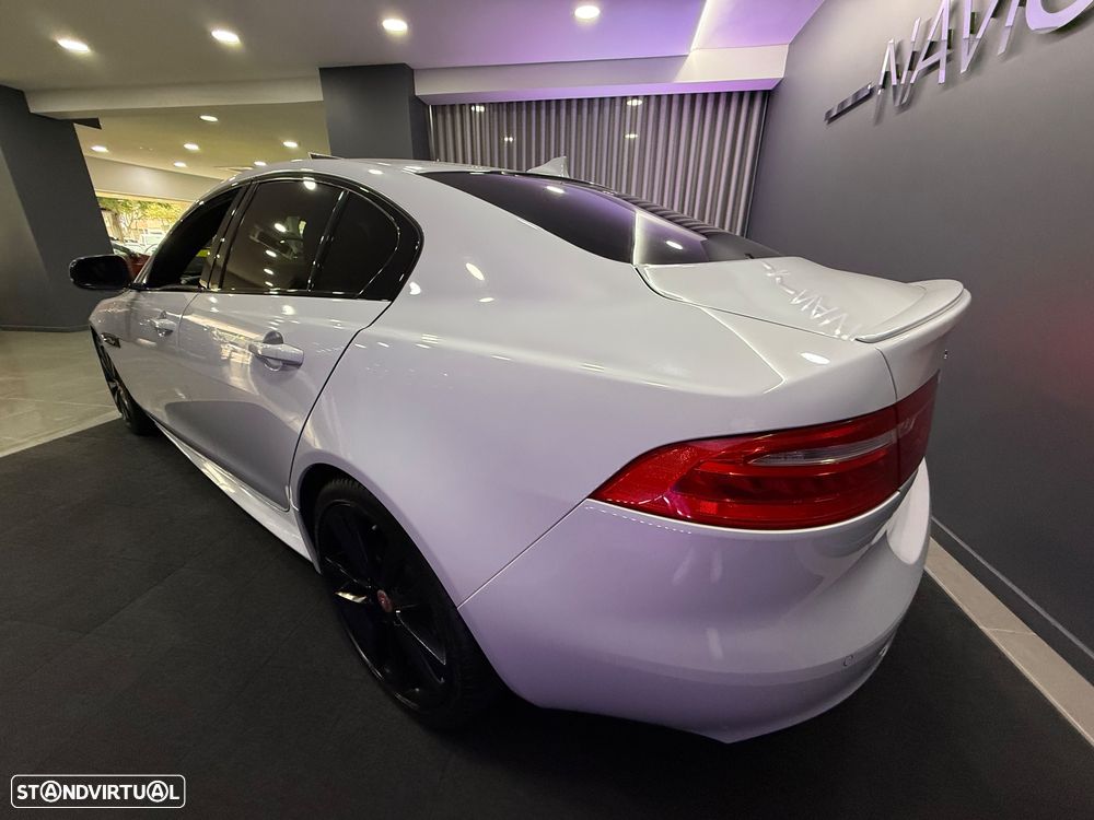 Jaguar XE 2.0 D R-Sport - 17