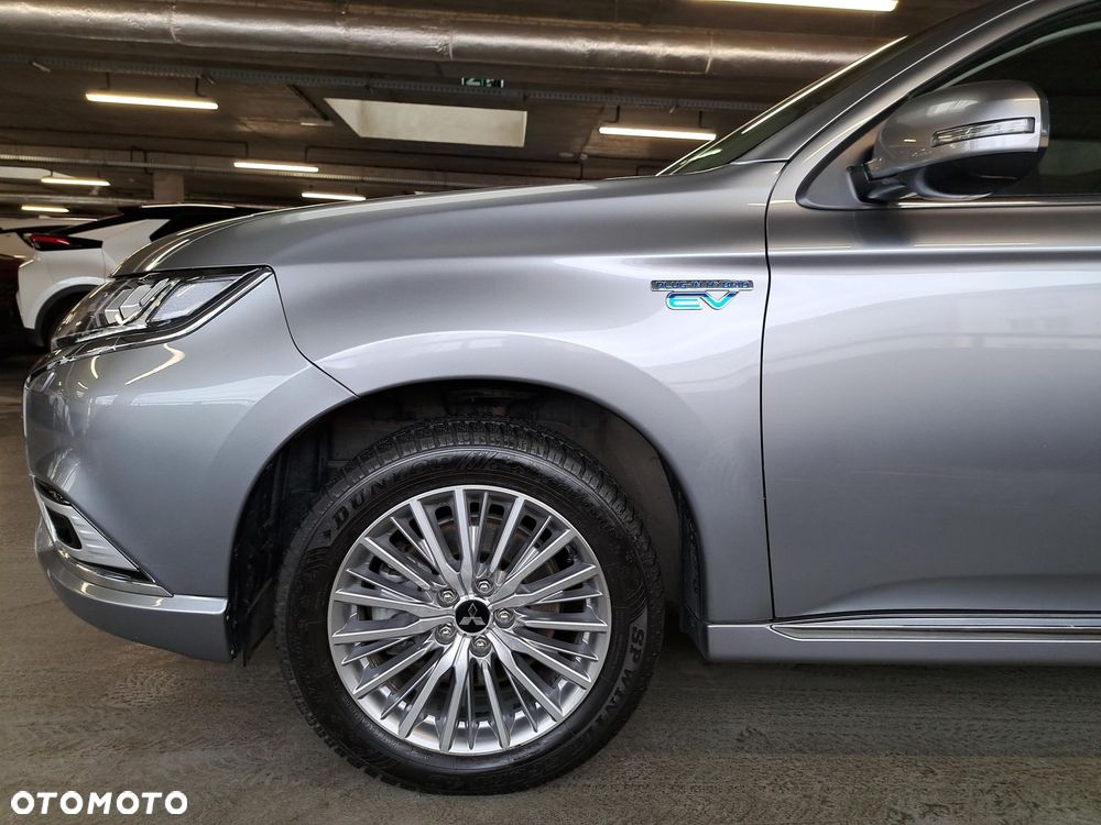 Mitsubishi Outlander - 38