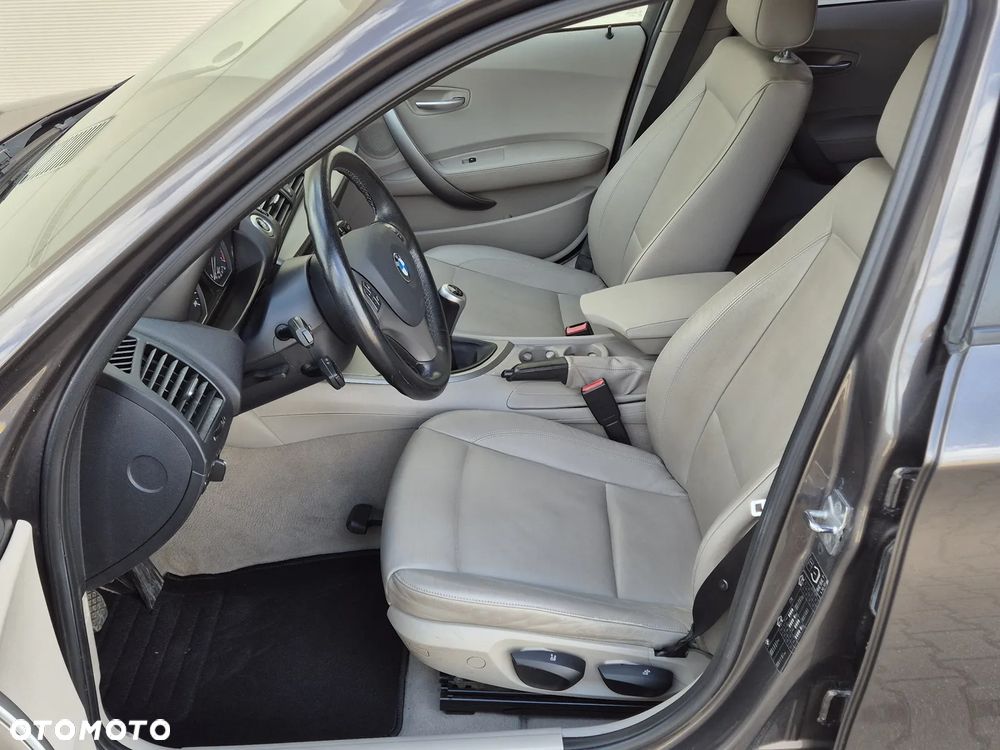 BMW Seria 1 116i - 22