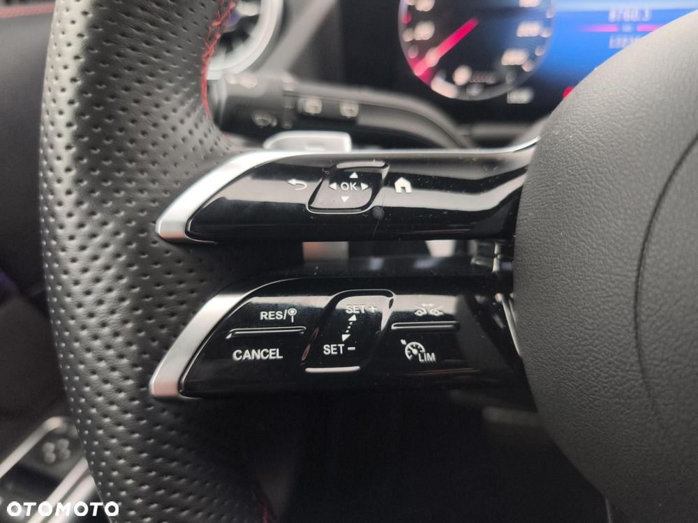 Mercedes-Benz GLA - 16