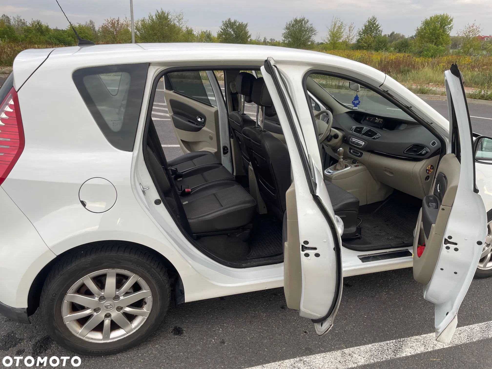 Renault Scenic 1.6 dCi Energy Bose - 9