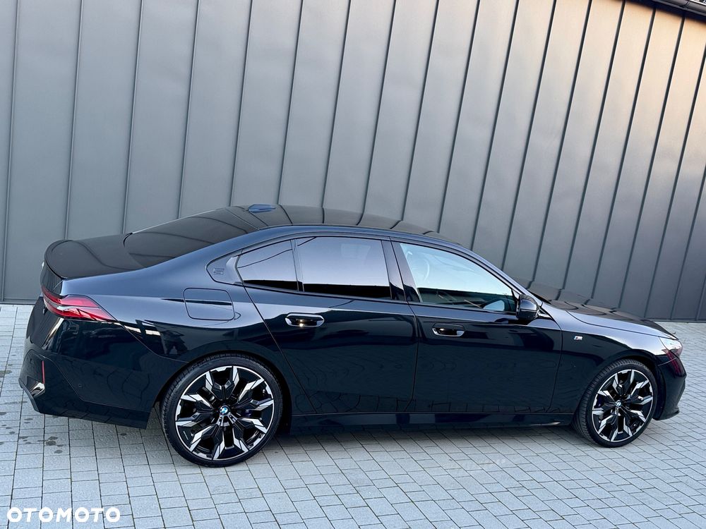 BMW Seria 5 520d xDrive mHEV M Sport - 35