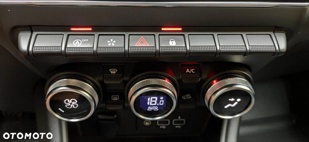 Renault Captur TCe 100 BUSINESS EDITION - 38