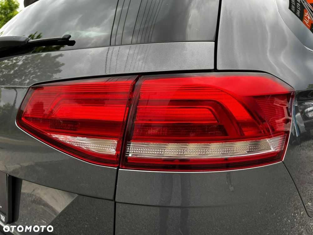 Volkswagen Passat - 15