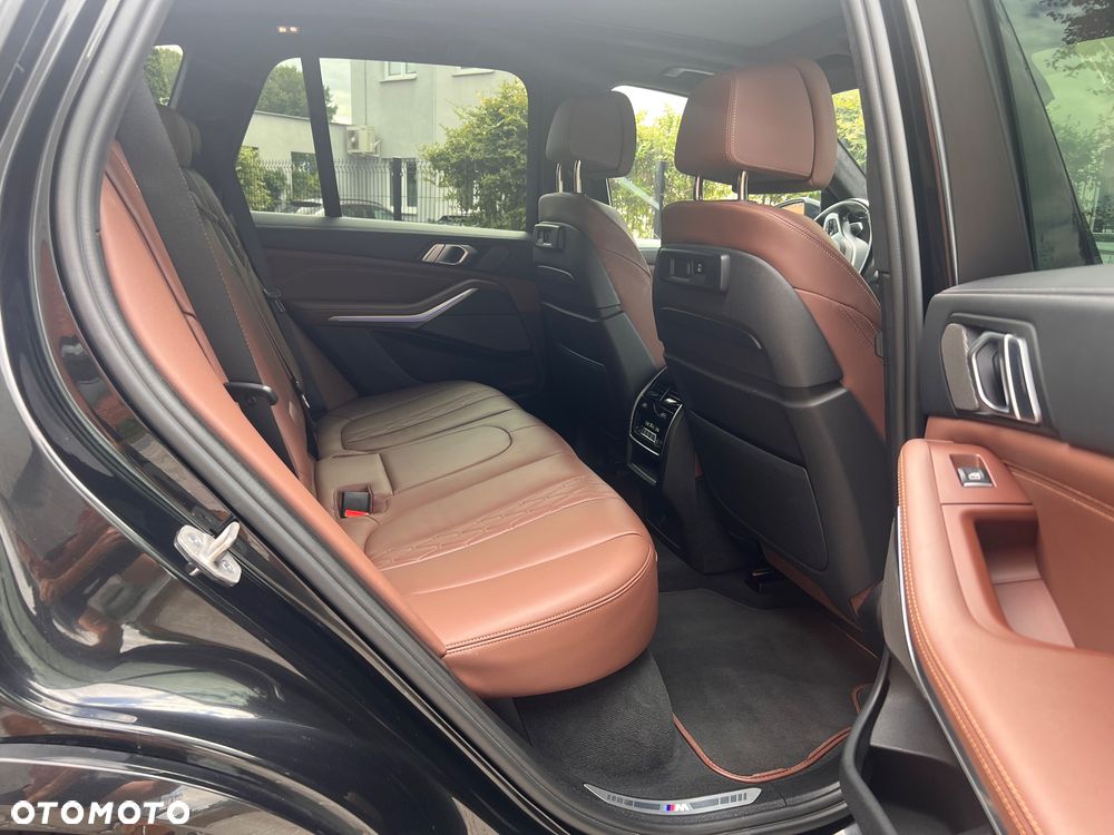 BMW X5 M M50i - 8
