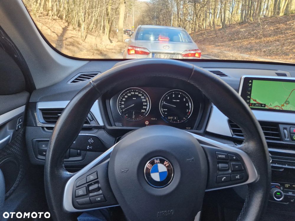 BMW X1 sDrive18i - 12