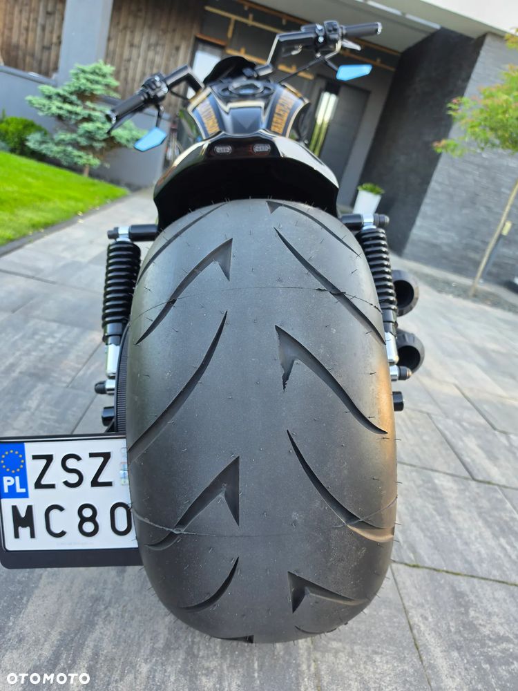 Harley-Davidson V-Rod Muscle - 7