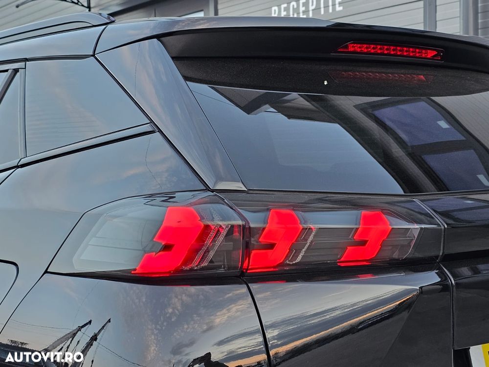Peugeot 2008 e-2008 GT Line - 12