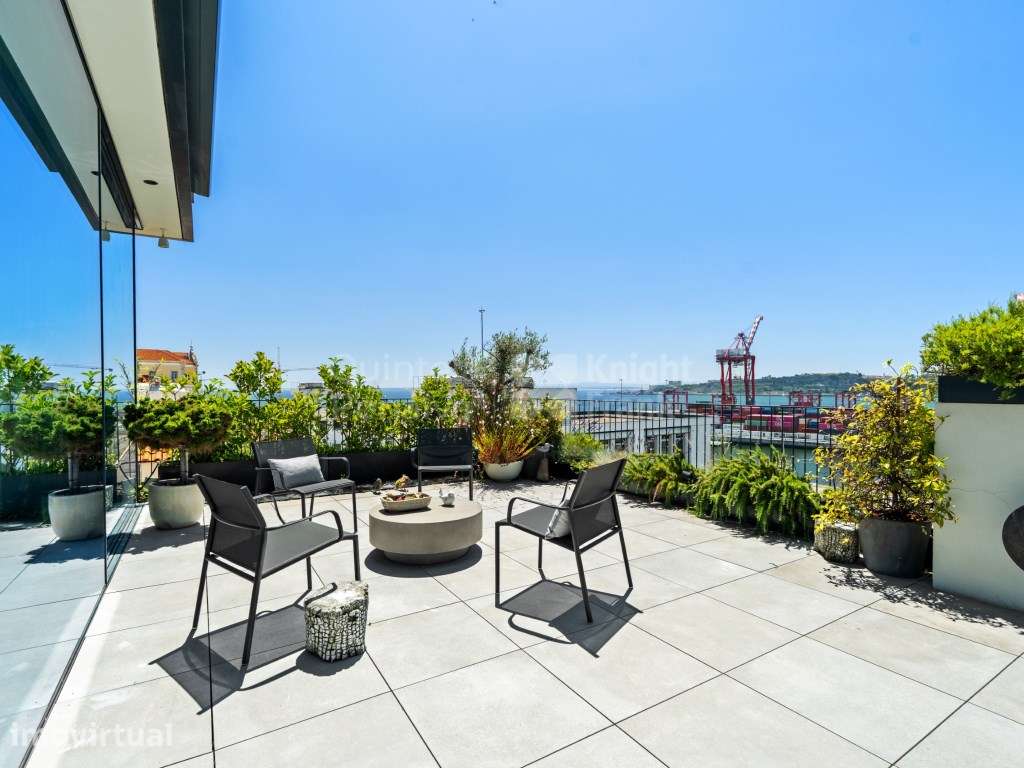 Apartamento T4, transformado em T3+1, na Estrela, Lisboa - Grande imagem: 2/36